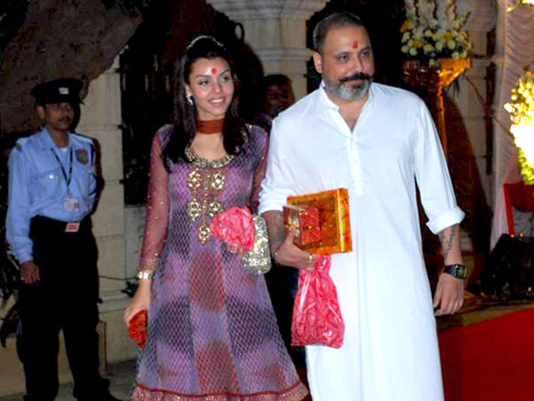 celebs at sanjay dutts mata ki chowki 24