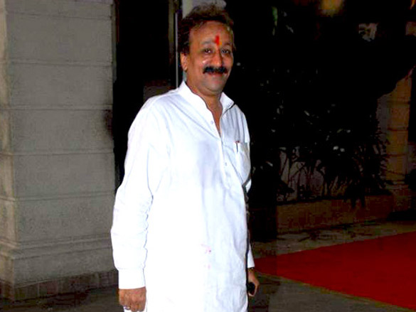 celebs at sanjay dutts mata ki chowki 25