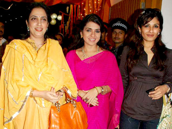 raveena and rageshwari at imc ladies diwali exhibition 2