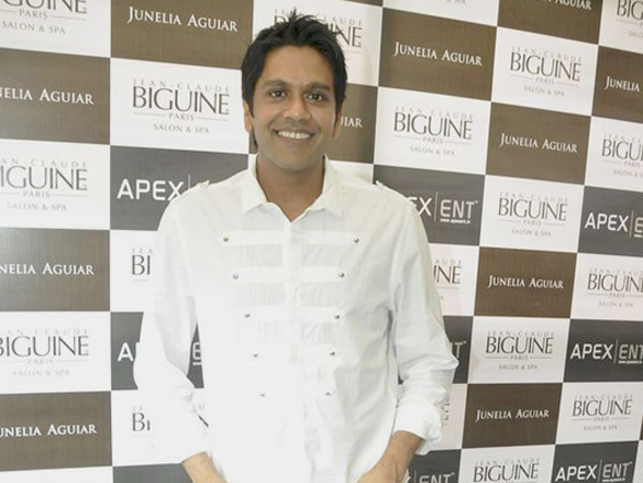 designers and models jam at jcb salon launch 3