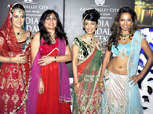 tulip joshi and kashmira shah walk for jaya misra at aamby valley city india bridal week 2010 7