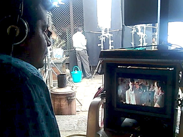 on the sets of phas gaye re obama 17