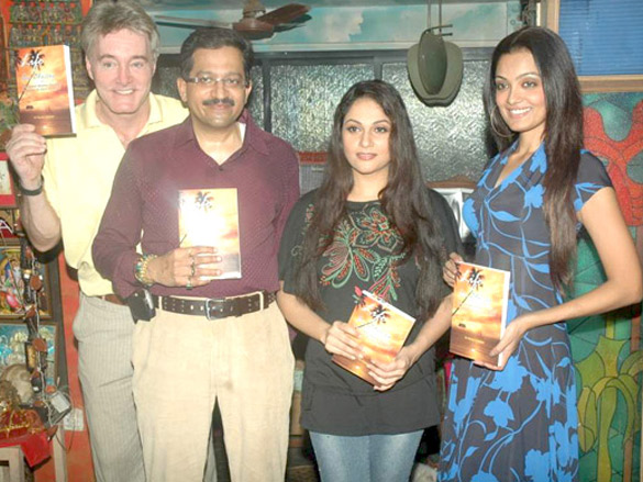 gracy singh and sheena chohan at dr manish maladkars book launch 5