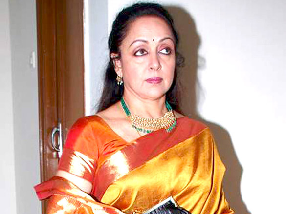 hema malini esha and ahana deol at jaya smritis dance event 17