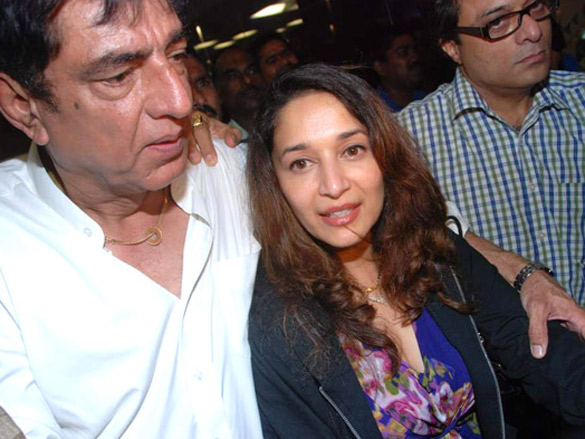 madhuri dixit arrives in mumbai 2