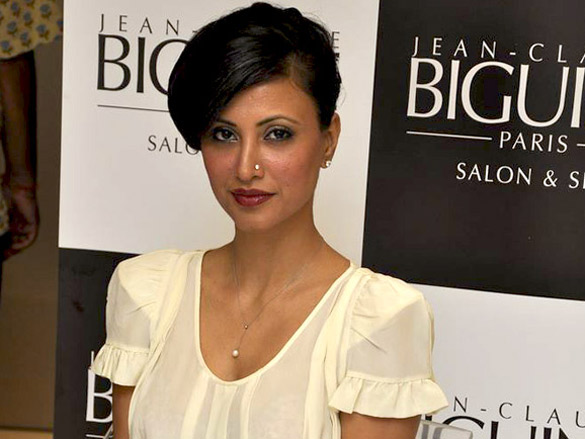 reshma bombaywala at jean claude biguine salon launch 6