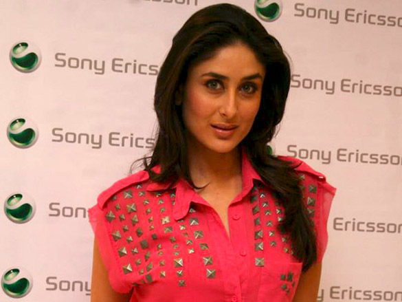 kareena kapoor meets sony ericsson contest winner 9