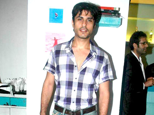 riteish deshmukh at yellow tree cafe anniversary bash 7