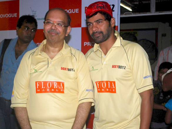 suniel shetty at boxy boyz cricket match 9