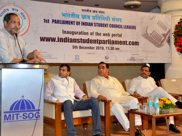 nana patekar inaugurates student parliament website 2