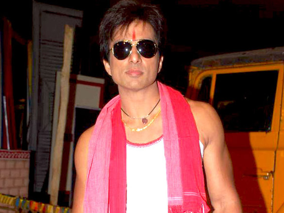 anil kapoor suniel shetty and sonu sood at comedy circus grand finale 8