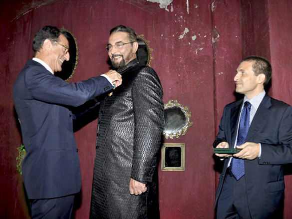 kabir bedi gets knighthood by italian government 4