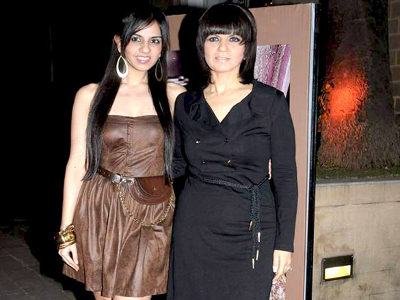 jacqueline fernandez and mandira bedi at jimmy choo bash 6