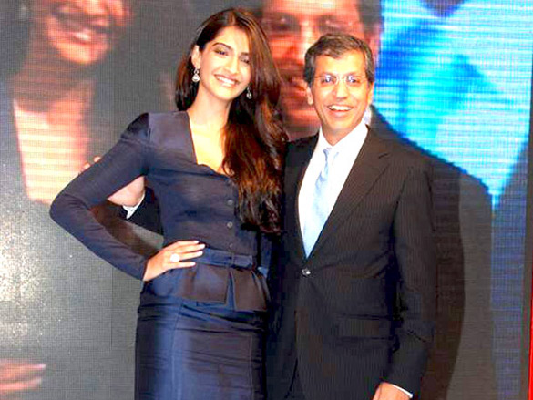 sonam tanisha and sonu sood at bbc knowledge magazine launch 5