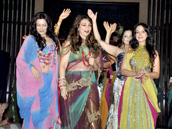 mrinalani sharma and shraddha nigam walk for beenu sehgal 4