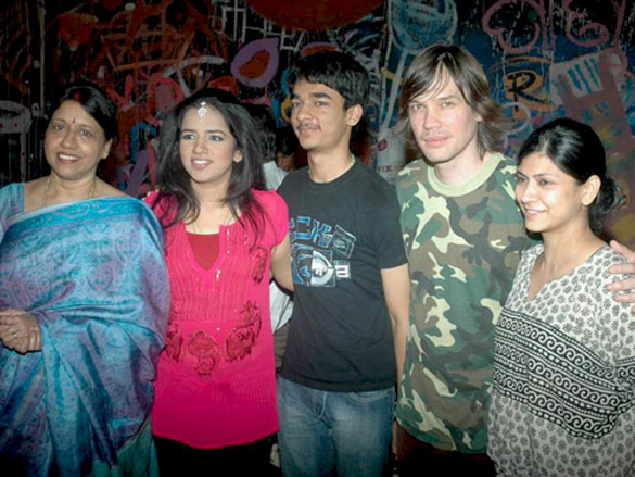 kavita krishnamurthy with her family for a music video directed by luke kenny 2