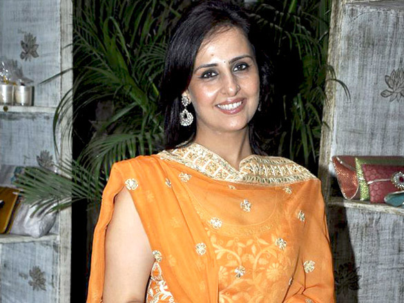 akshay kumar twinkle and dimple grace karva chauth celebrations 19