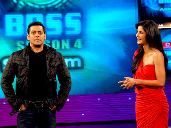 salman khan and katrina kaif on the sets of bigg boss 4 7