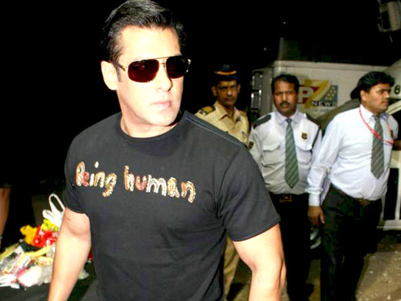 salman jacqueline sophie and neha at pearls waves concert 3