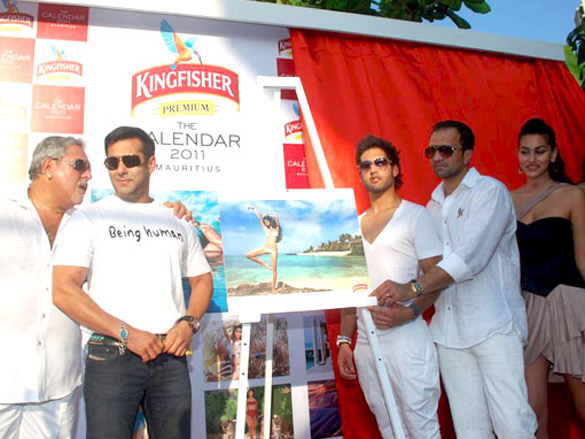 salman khan and deepika at kingfisher calendar 2011 launch 3