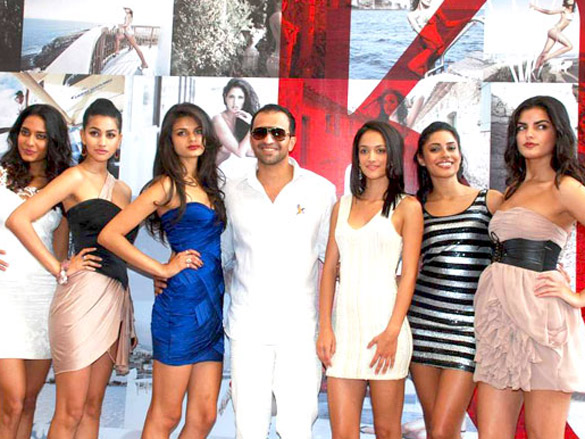 salman khan and deepika at kingfisher calendar 2011 launch 17