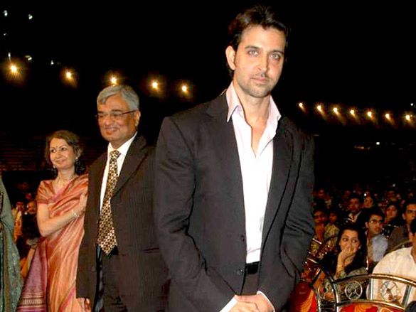 amitabh aamir srk salman and hrithik grace umang police show 28