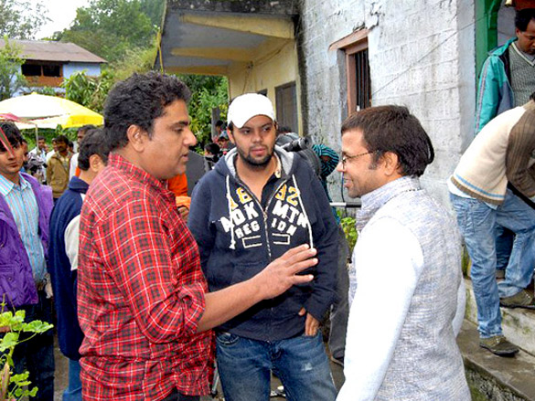 on the sets of satrangee parachute 28