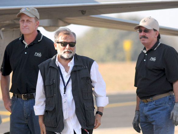 on the sets of mausam 24