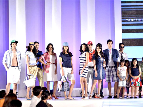 top models walk the ramp for brands at india fashion forum 2