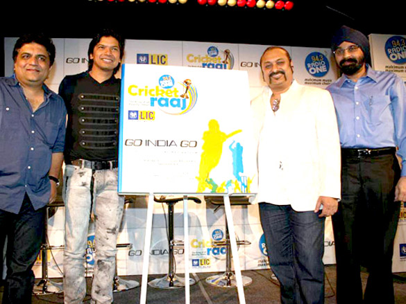shaan and leslie at the launch of 94 3 radio one cricket raaj anthem 2