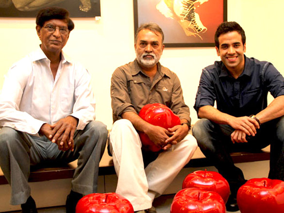 tusshar kapoor inaugurates bendre art event 3