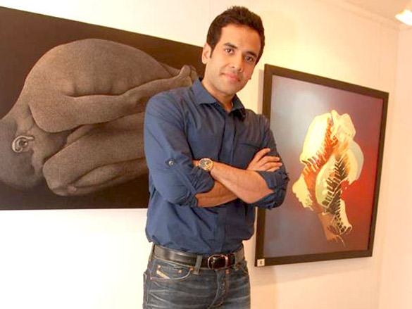 tusshar kapoor inaugurates bendre art event 13