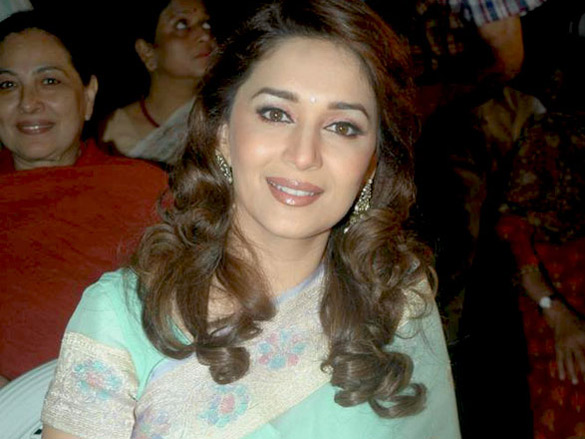 madhuri at hamara juhu festival 5