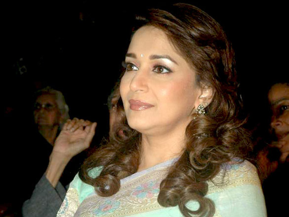 madhuri at hamara juhu festival 8