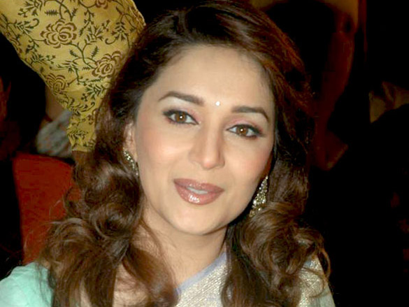madhuri at hamara juhu festival 9