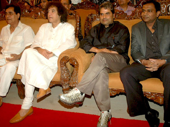 zakir hussain launches the legacy album by ustad sultan khan and sabir khan 5