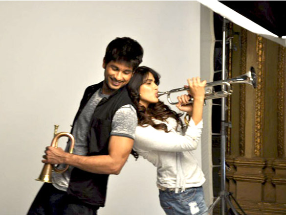 shahid kapoor and genelia shoot tvc for colgate maxfresh 3