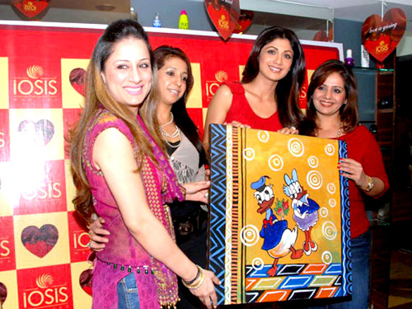 shilpa shetty at iosis event with underprivileged children 4