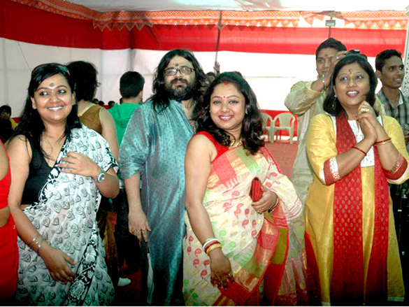 anurag basu shaan pritam and bappi perform saraswati pooja 7