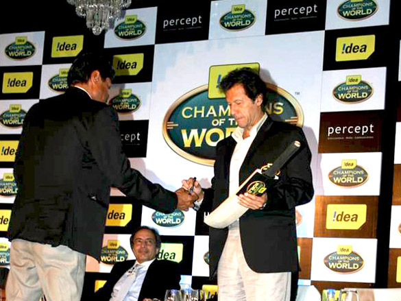 kapil dev and imran khan at idea champions of the world press meet 7