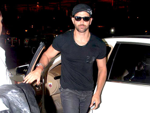 hrithik roshan leaves for star parivaar awards 2011 in venetian macau 7