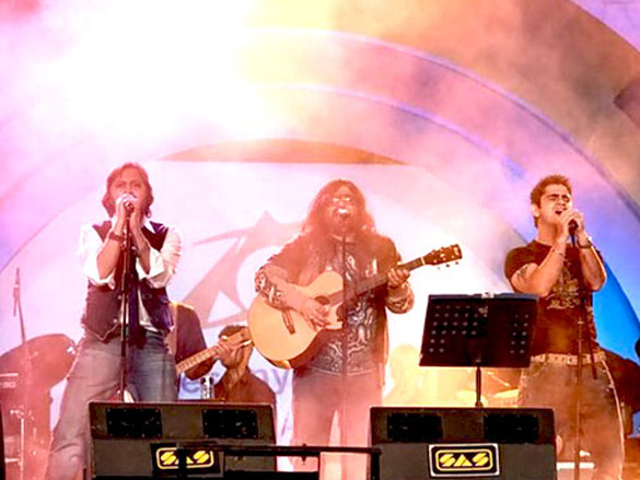 salman akshay and katrina perform at the tri nation show 10