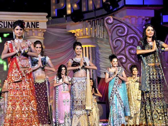 zeenat aman and rati agnihotri judge the indian princess finale 11