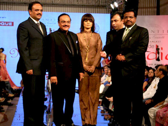 neeta lullas finale at gitanjali cyclothon fashion show 2011 5