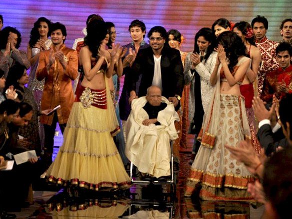 a k hangal at gitanjali cyclothon fashion show 2011 3