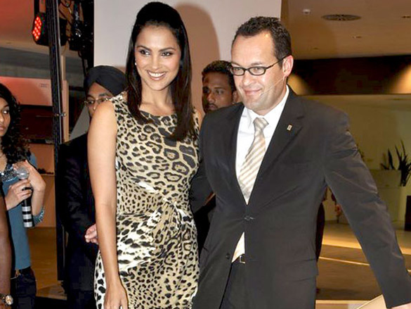 lara dutta unveils the new audi a8 5