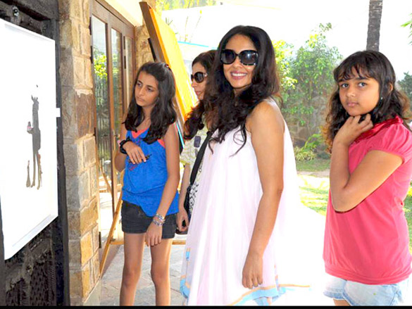 dimple kapadia at harsh goenkas art camp 6