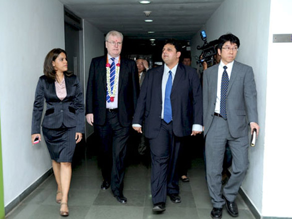 subhash ghai and sir howard stringer inaugurate sony media technology centre 9