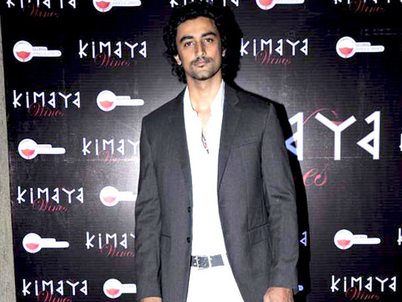 shazahn padamsee and kunal kapoor at the launch of kimaya wines 4