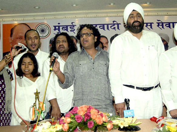 singers at 100 years completion of national anthem 2